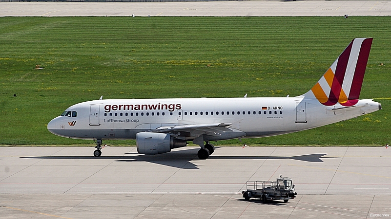 Germanwings haade i jabuar 2014 81 fly - hvorav 60 Airbus A 320 "Family" (A 319 og A 320). Flåten hadde en snittalder på 9.2 år (Arkivbilde fra flyplassen i Stuttgart: ©otoerres)